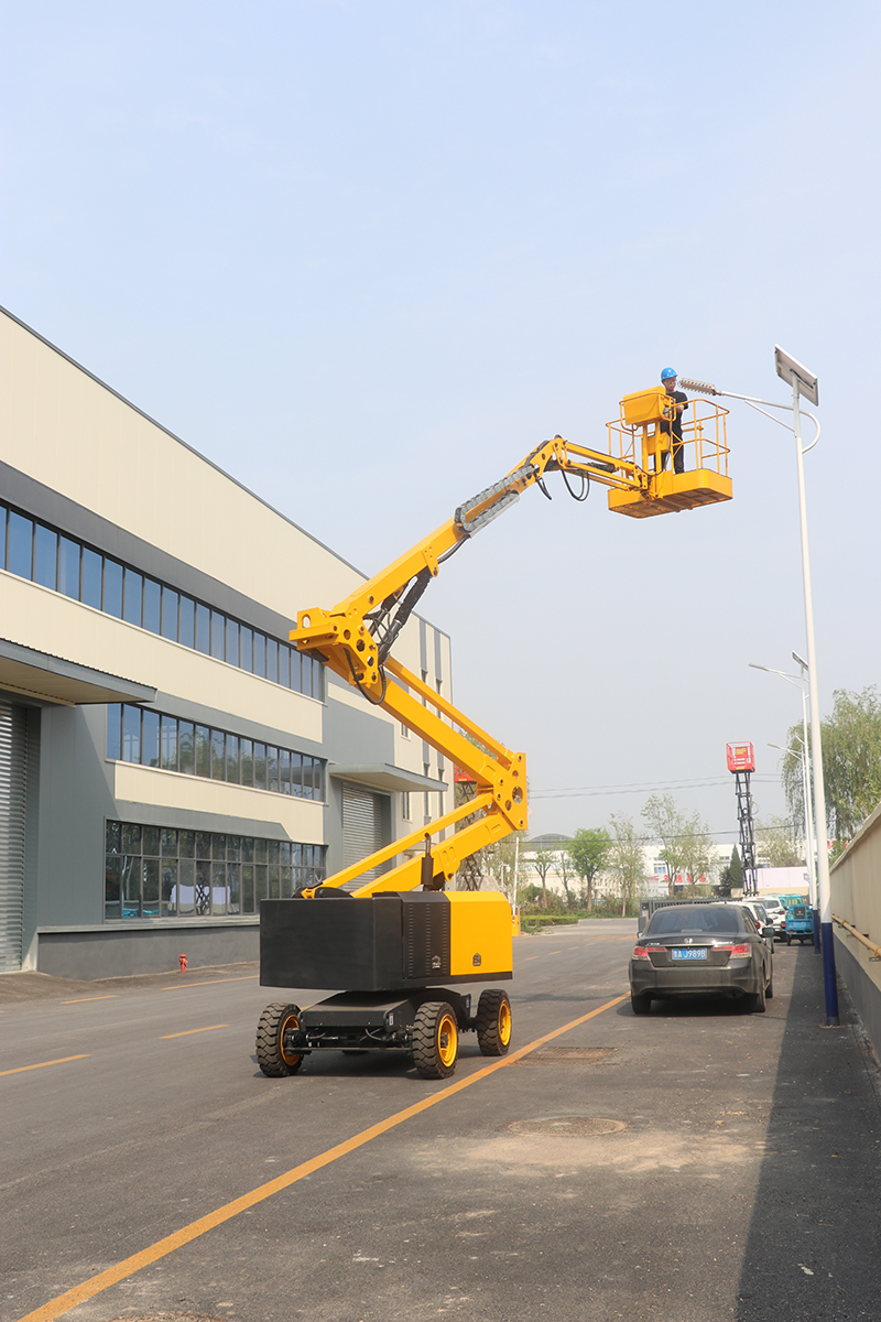 20米曲臂車裝柜發(fā)貨的一天！